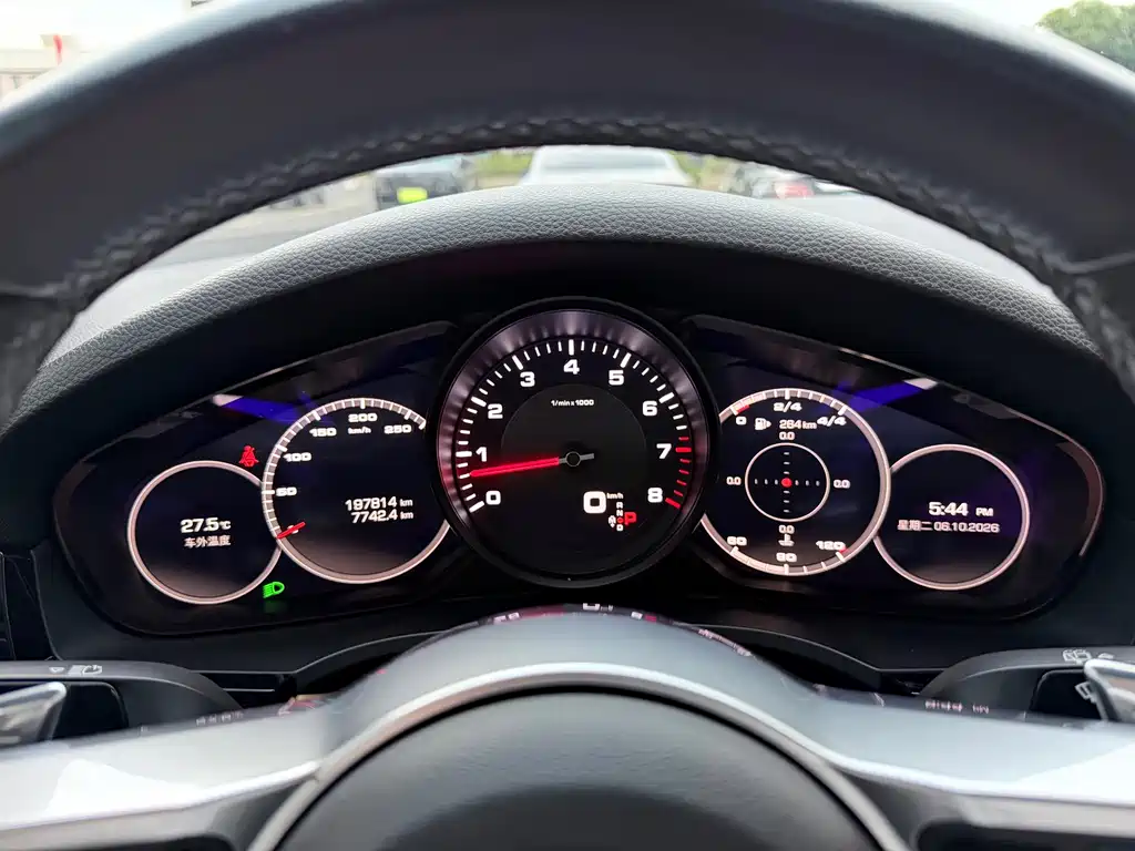 Porsche Cayenne — миниатюра 17