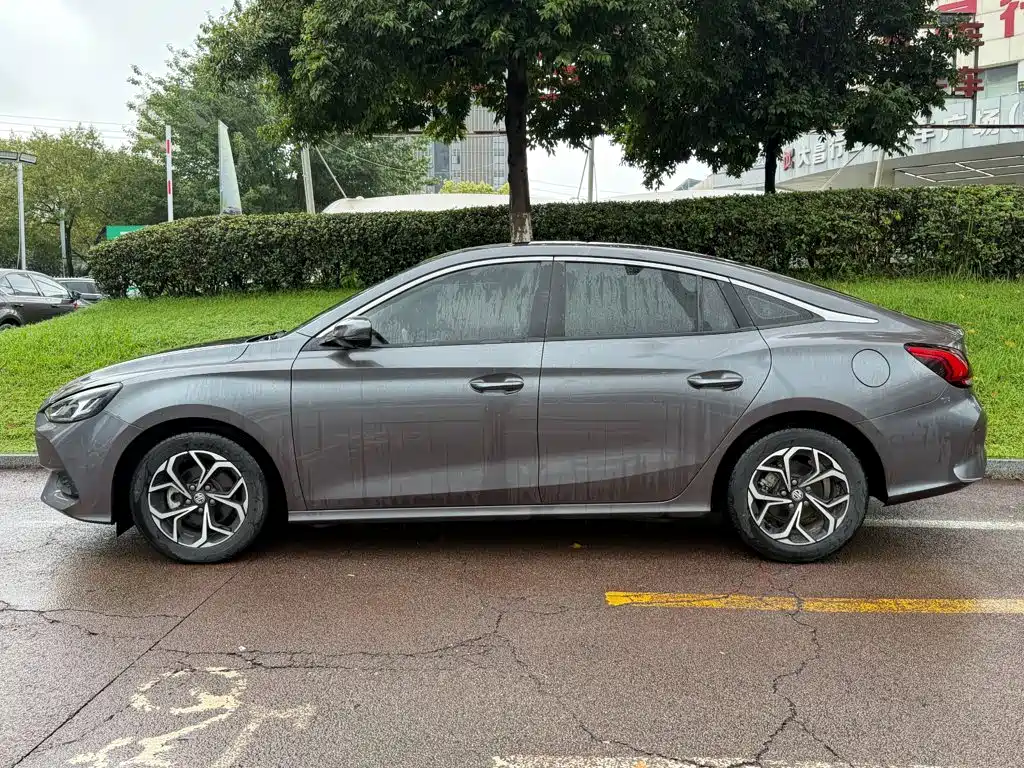 MG MG5 — миниатюра 3