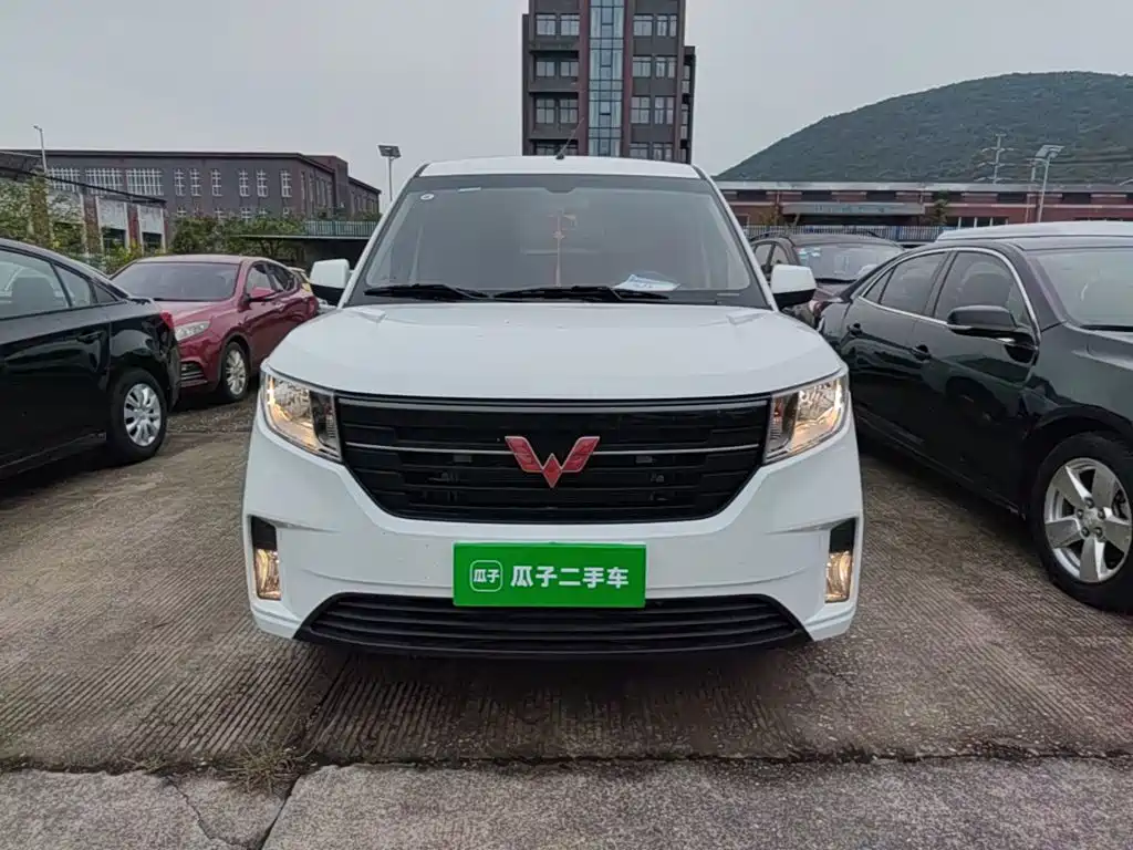 Wuling Hongguang PLUS — миниатюра 3