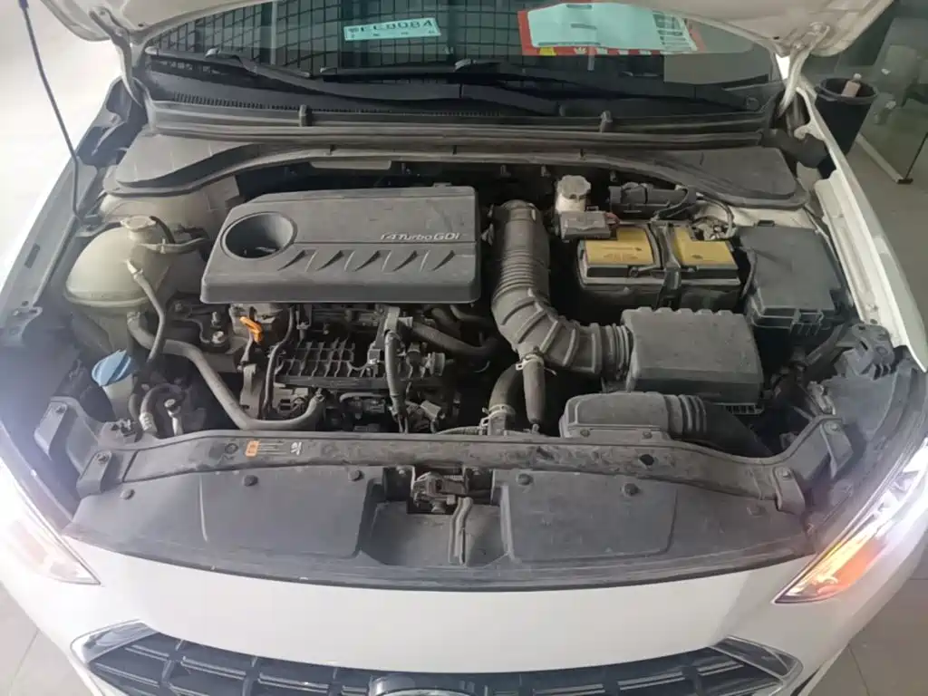 Hyundai Elantra — миниатюра 20