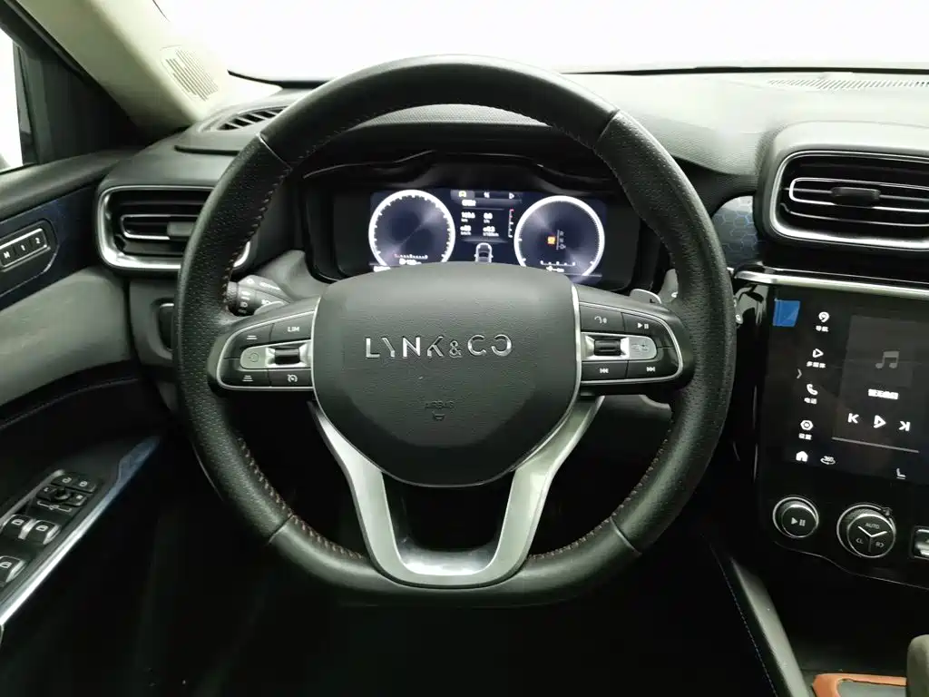 Lynk & Co 02 New Energy — миниатюра 11
