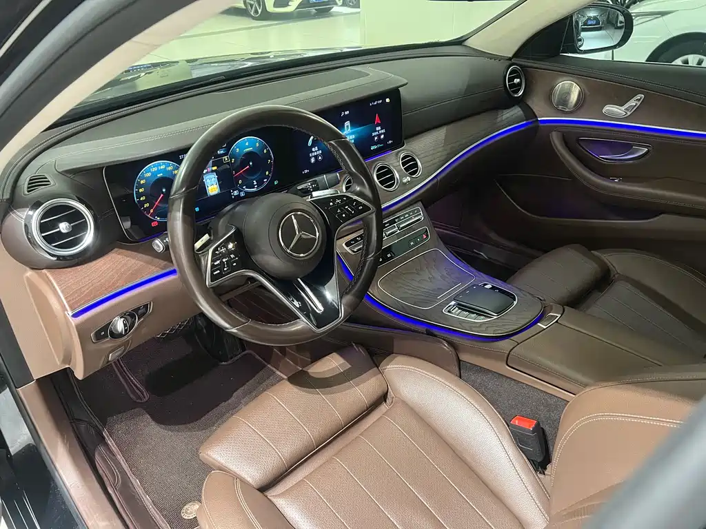 Mercedes-Benz E-Class — миниатюра 4