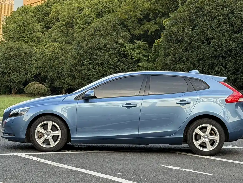 Volvo V40 — миниатюра 4