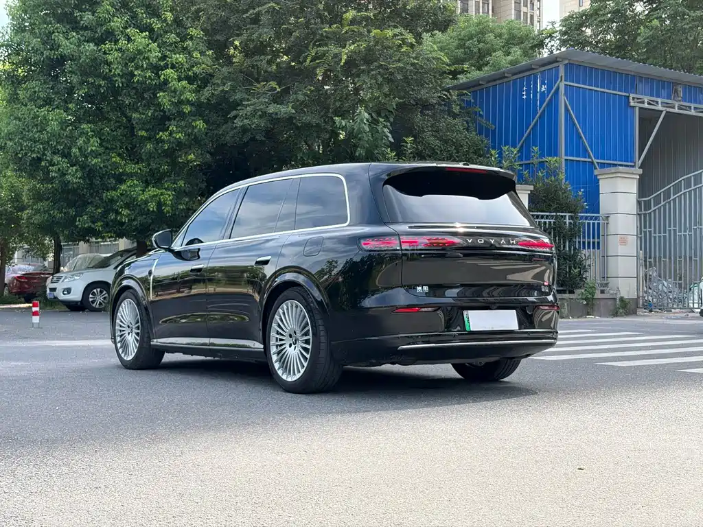 VOYAH Taishan — миниатюра 7