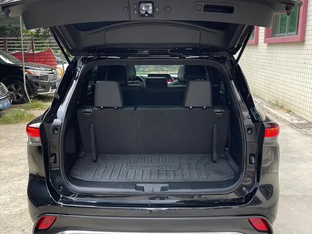 Toyota Crown Kluger — миниатюра 15