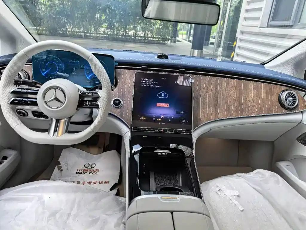 Mercedes-Benz EQE 2025 500 4MATIC