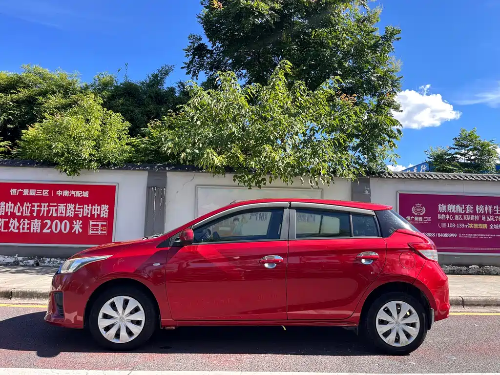Toyota Yaris L — миниатюра 4
