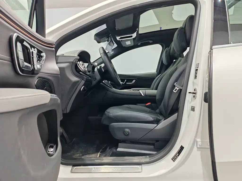 Mercedes-Benz EQS SUV — миниатюра 11