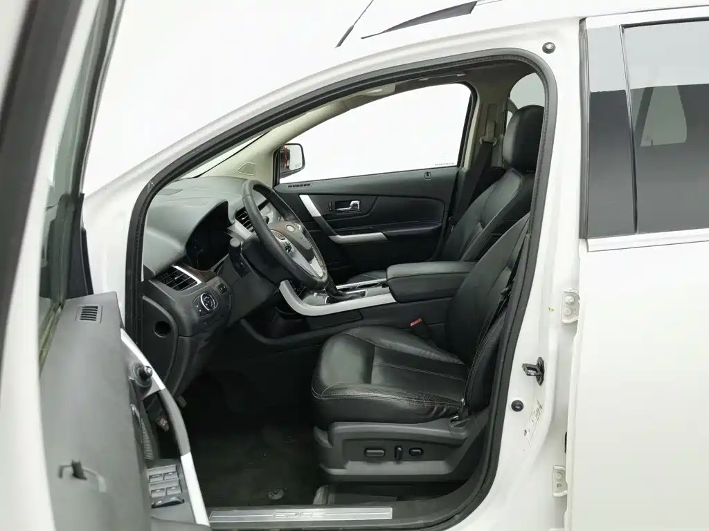 Ford Edge (Import) — миниатюра 10