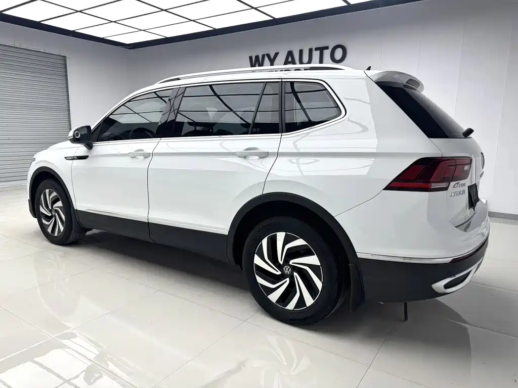 Volkswagen Tiguan L — миниатюра 6