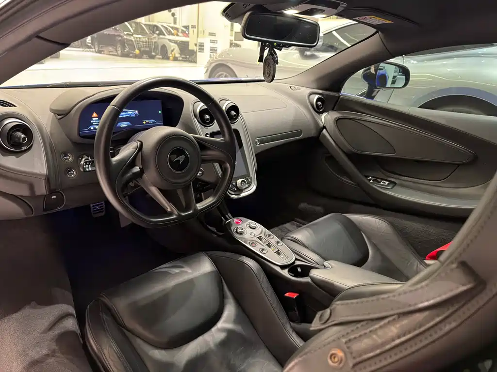 McLaren GT — миниатюра 4
