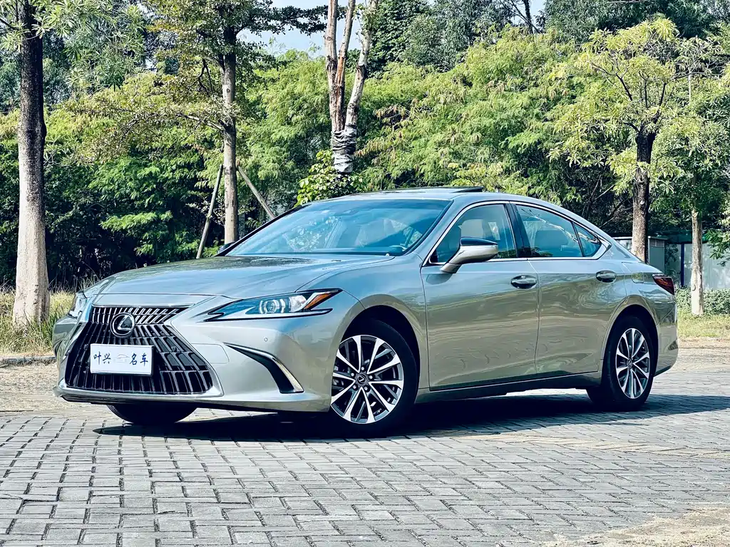 Lexus ES — миниатюра 4