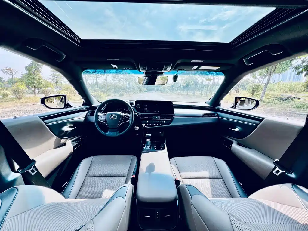 Lexus ES — миниатюра 11