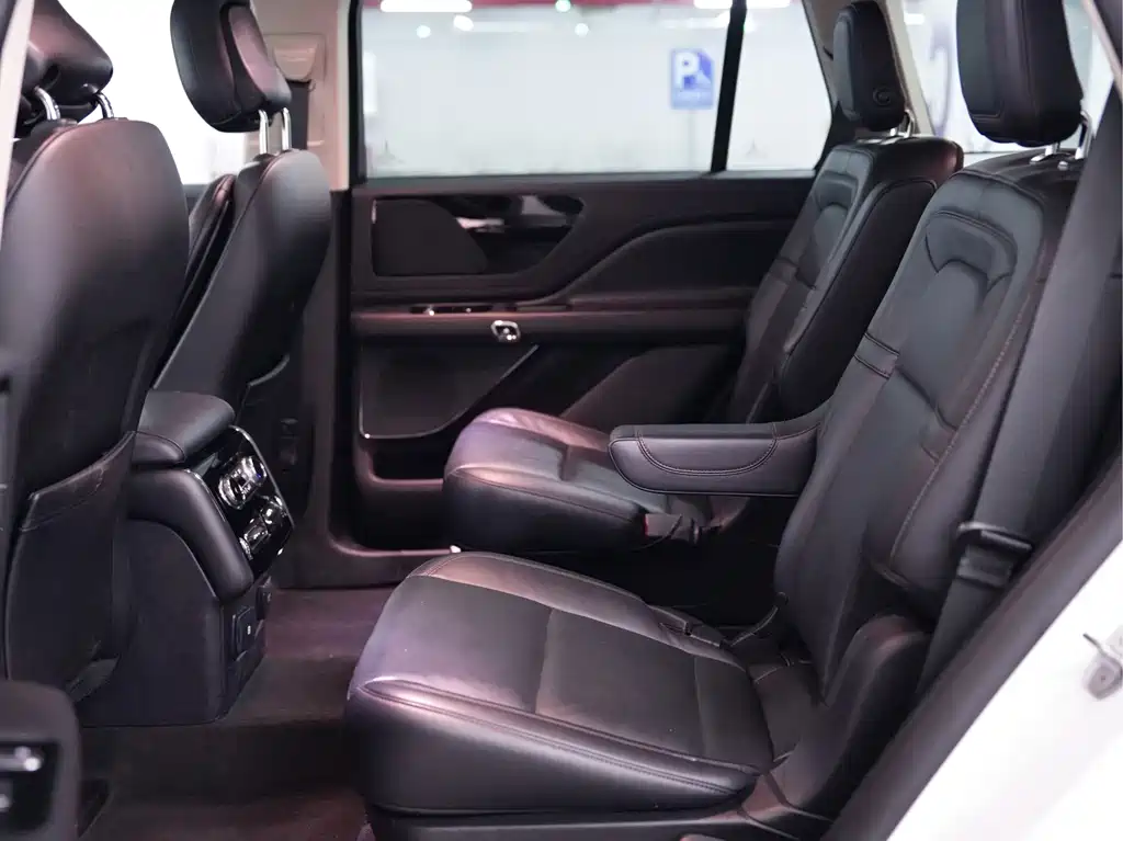 Lincoln Aviator — миниатюра 15
