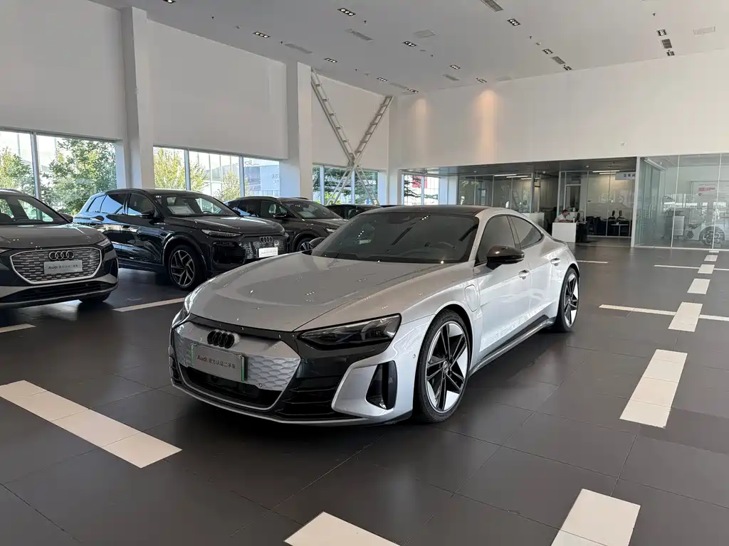 Audi E-tron GT