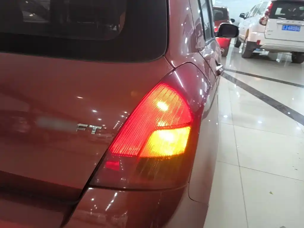 Suzuki Swift — миниатюра 8