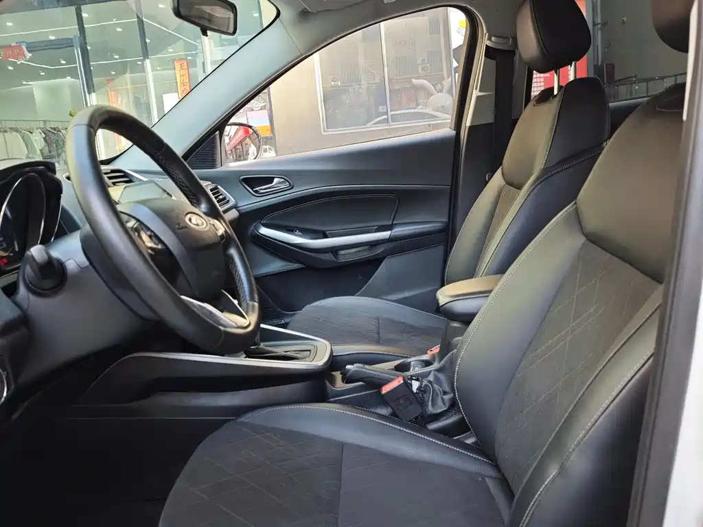 Ford Escort 2019 1.5L AT Enjoy V
