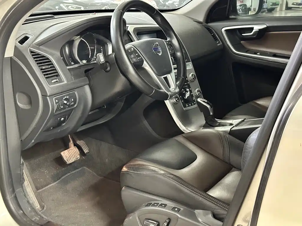 Volvo XC60 — миниатюра 7