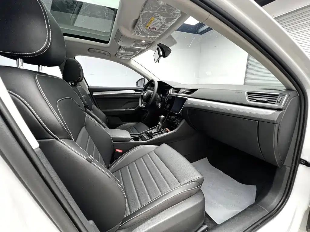 Skoda Superb — миниатюра 9