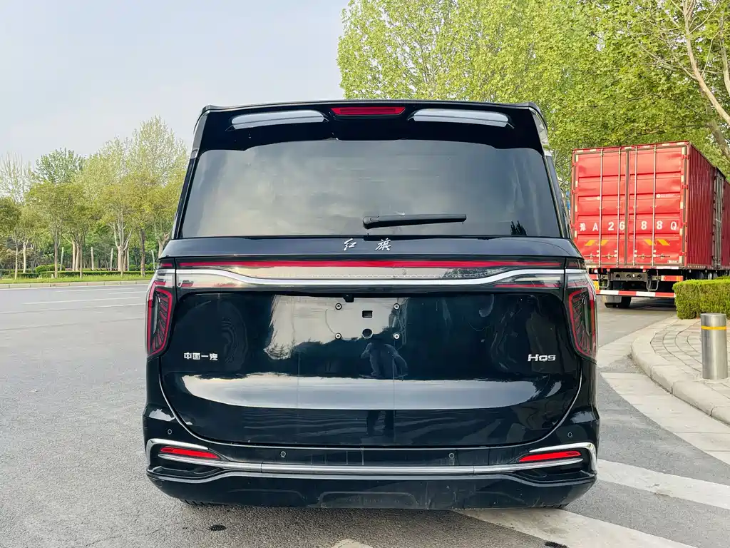 Hongqi HQ9 2023 2.0T