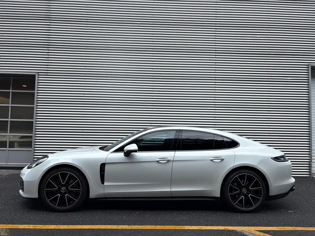 Porsche Panamera — миниатюра 7