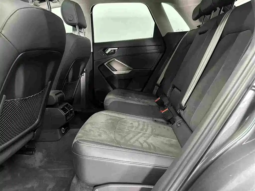 Audi Q3 2023 35 TFSI Fashion (1.4T)