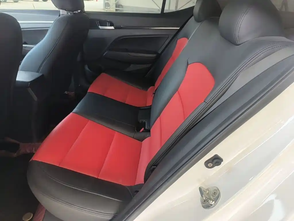 Hyundai Elantra — миниатюра 17