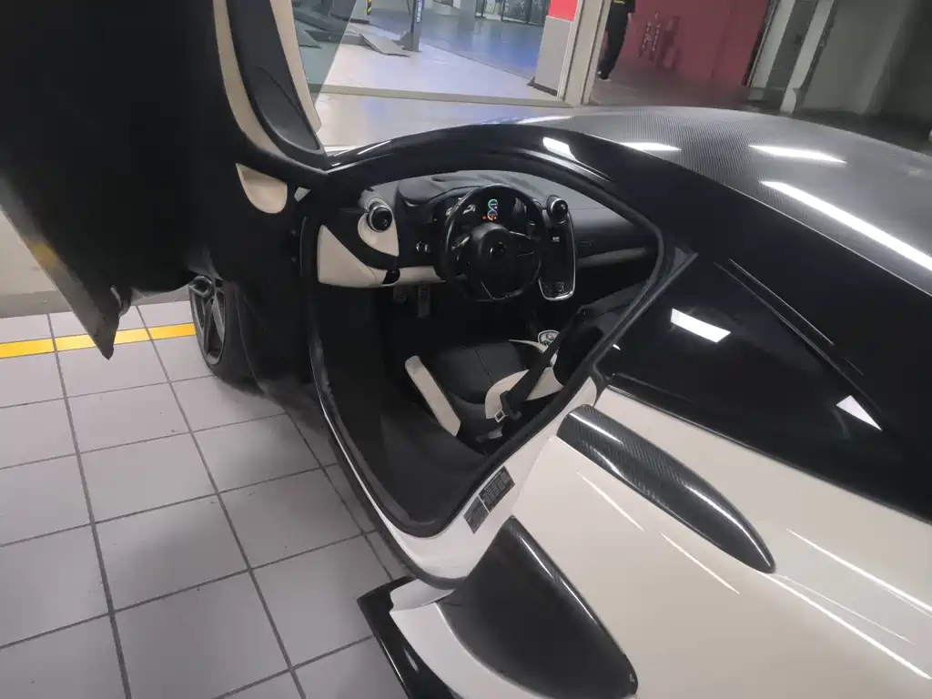 McLaren 570 — миниатюра 6