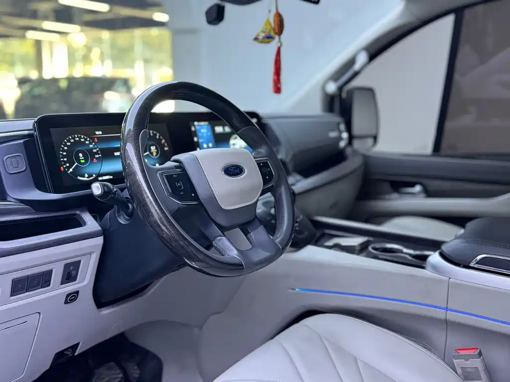 Ford Tourneo — миниатюра 4