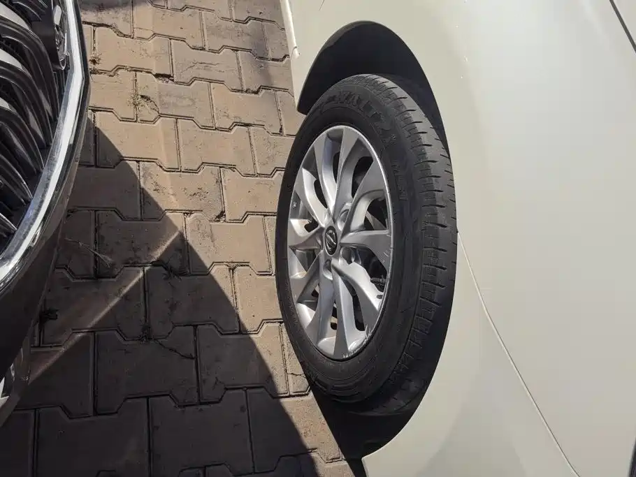 Nissan Sylphy — миниатюра 6