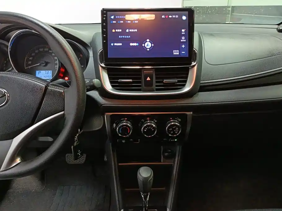 Toyota Yaris L — миниатюра 13