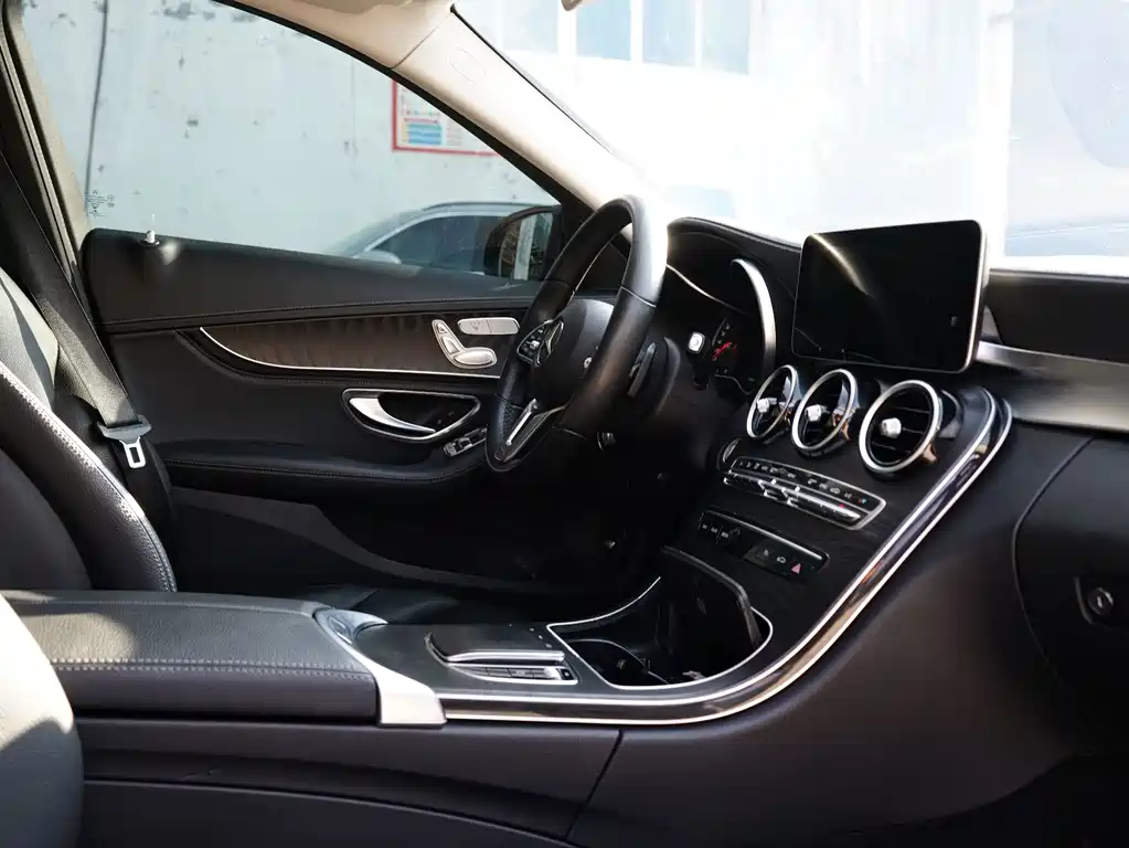 Mercedes-Benz C-Class — миниатюра 18