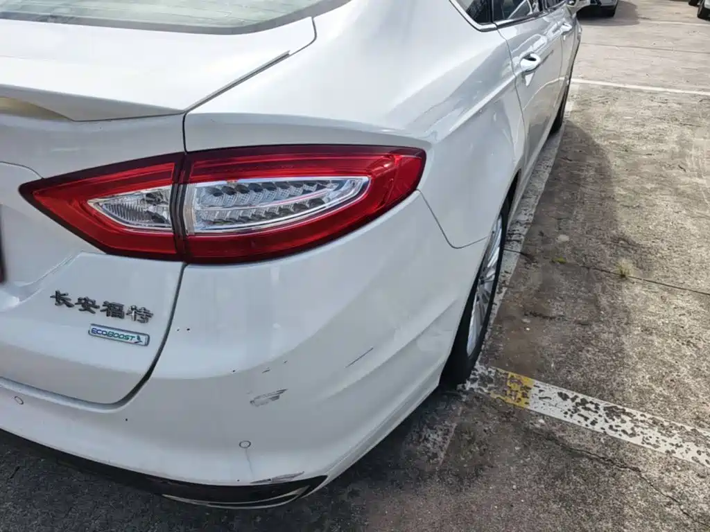 Ford Mondeo — миниатюра 8