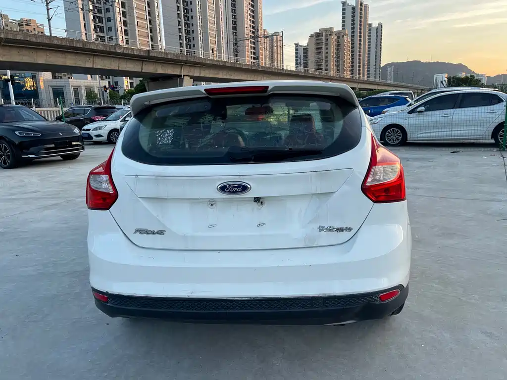 Ford Focus — миниатюра 6