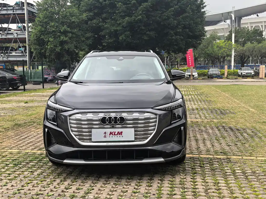 Audi Q5 e-tron 2025