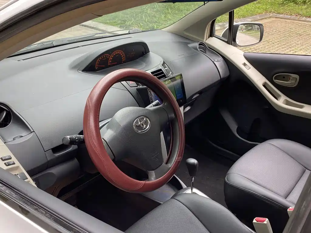 Toyota Yaris — миниатюра 14