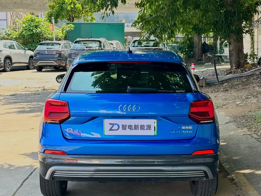Audi Q2L e-tron 2019 Q2L e-tron