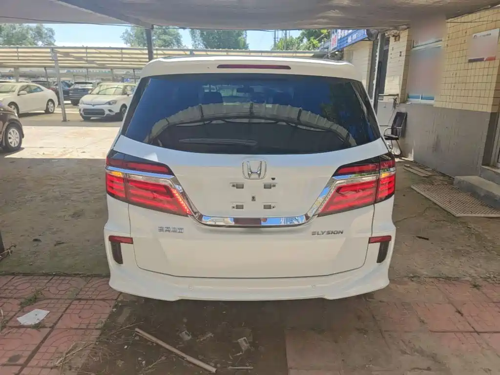 Honda Elysion — миниатюра 6