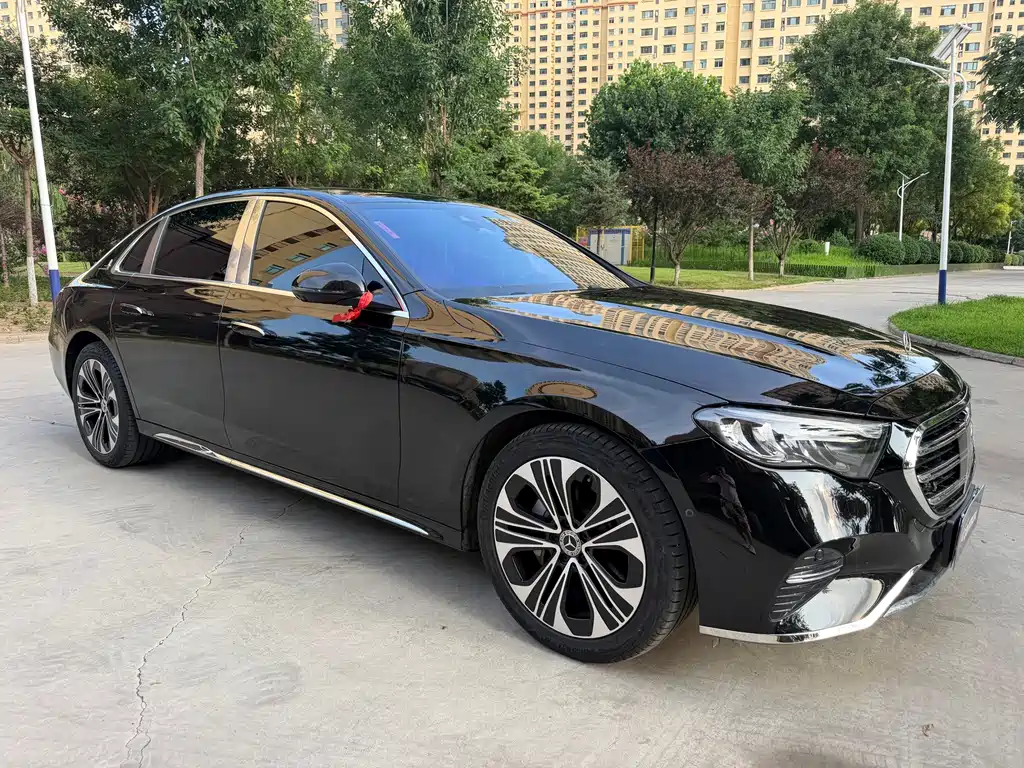 Mercedes-Benz E-Class — миниатюра 2