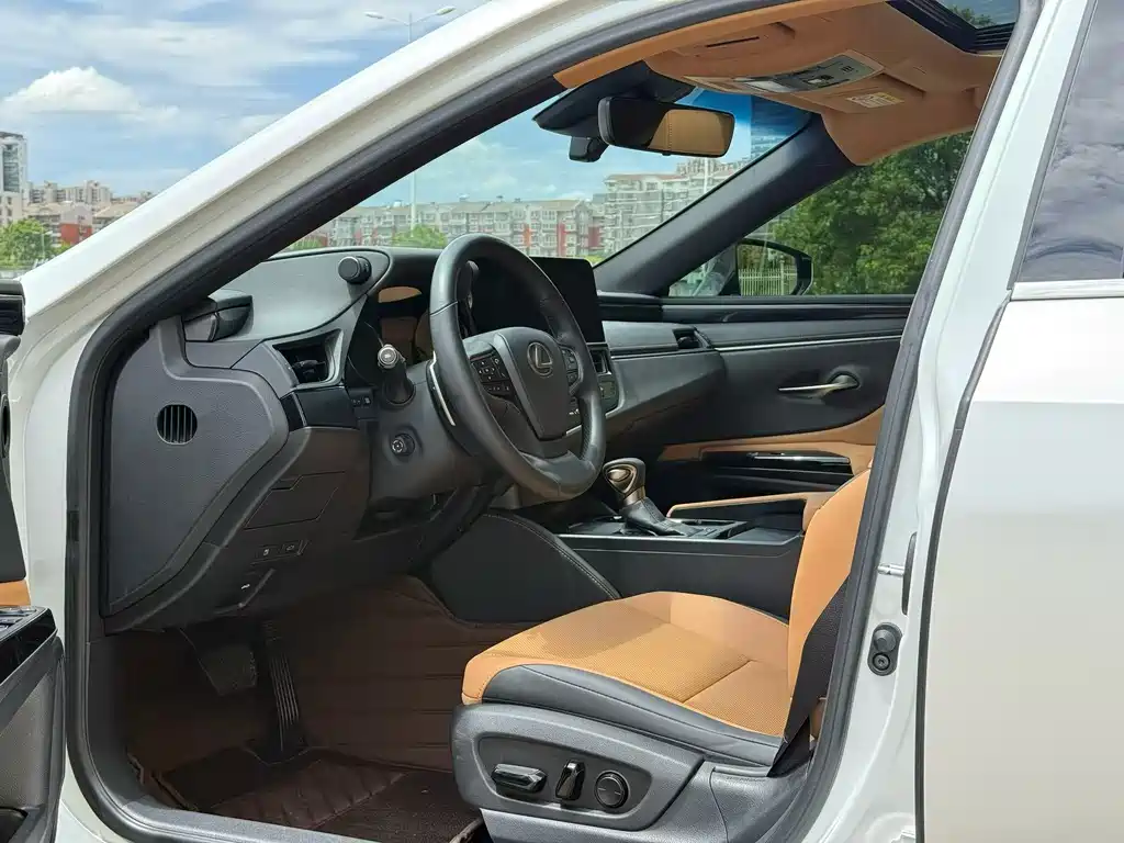 Lexus ES — миниатюра 5