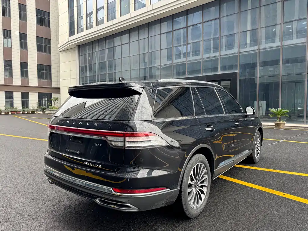 Lincoln Aviator — миниатюра 6