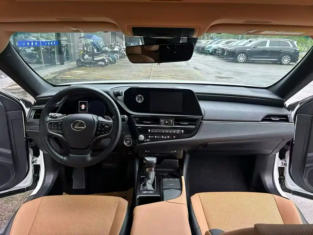 Lexus ES — миниатюра 5