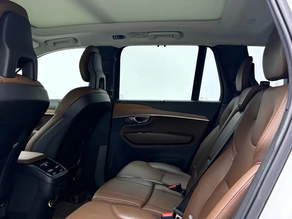 Volvo XC90 — миниатюра 7
