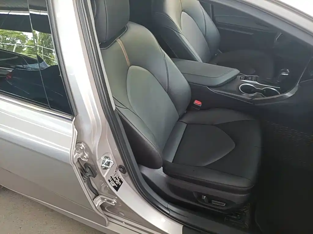 Toyota Camry — миниатюра 25