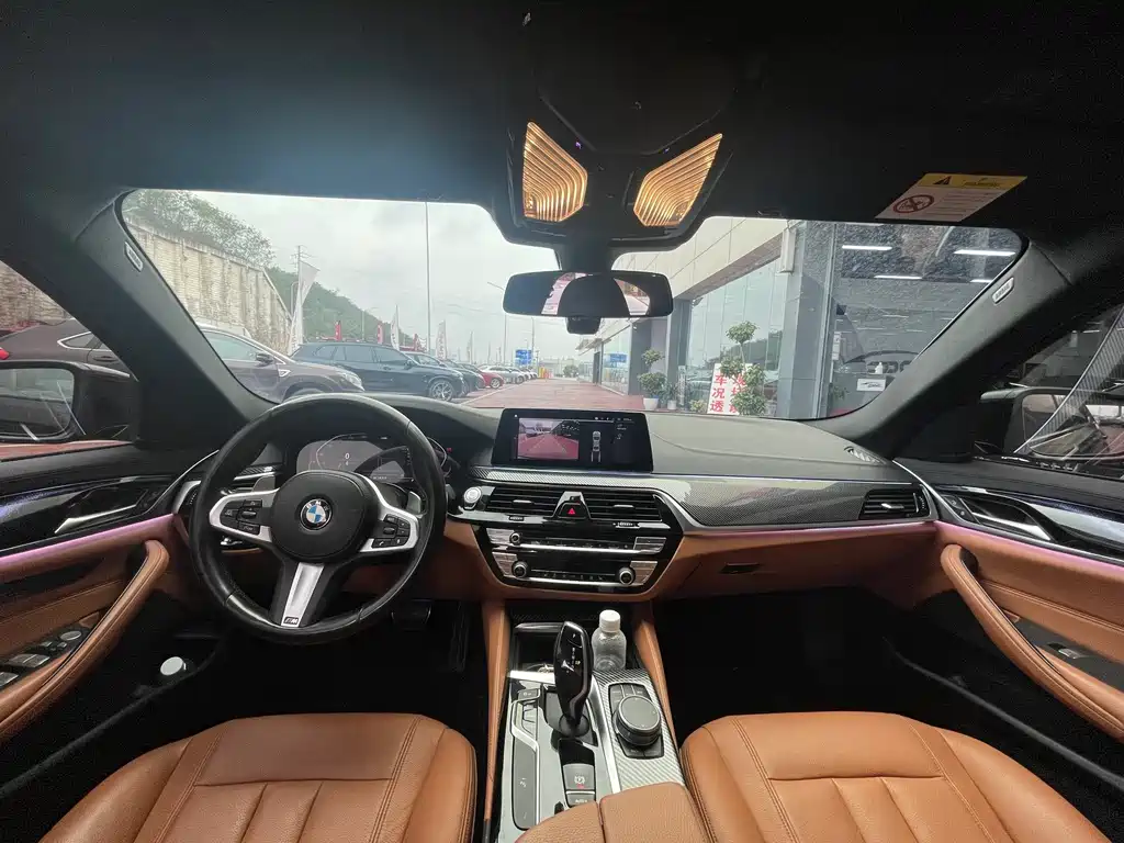 BMW 5 Series — миниатюра 8
