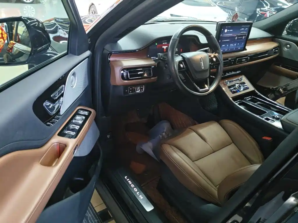 Lincoln Aviator — миниатюра 16