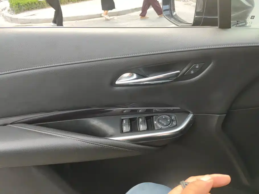 Cadillac XT4 — миниатюра 7