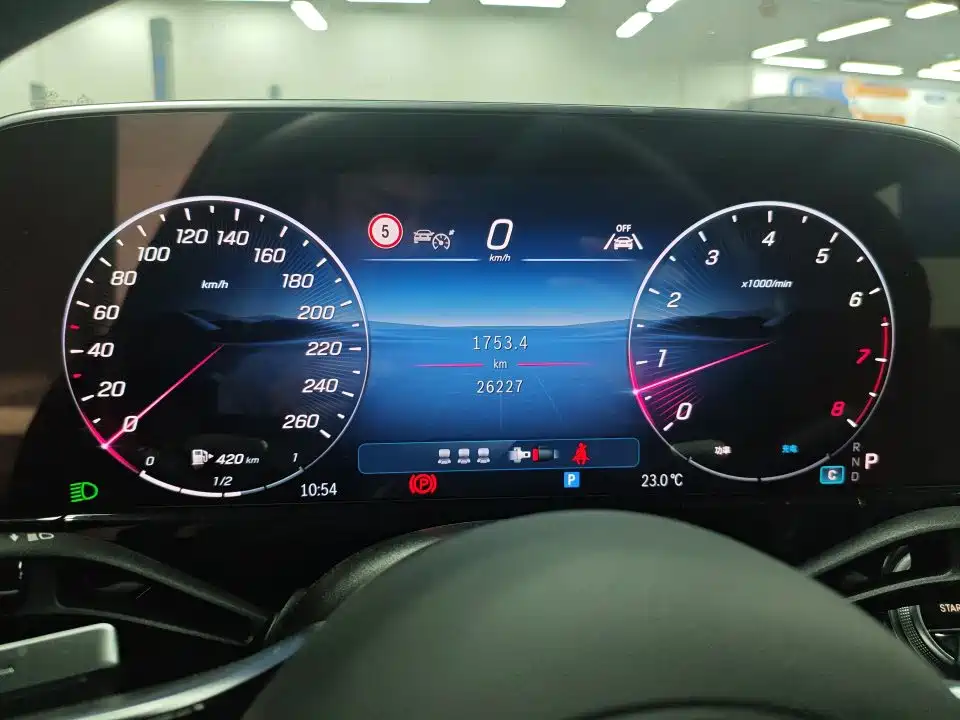 Mercedes-Benz E-Class — миниатюра 4