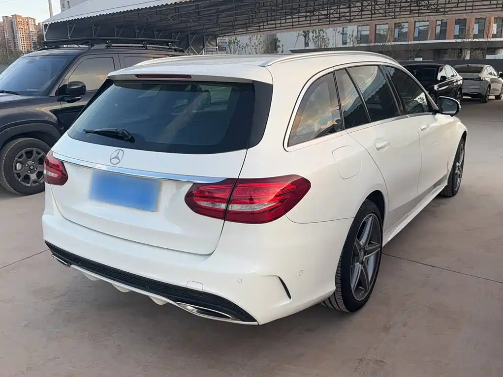 Mercedes-Benz C-Class (Import) — миниатюра 12