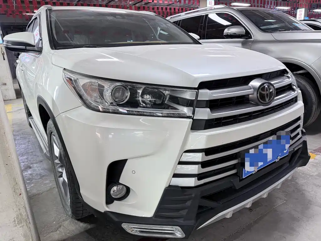 TOYOTA HIGHLANDER